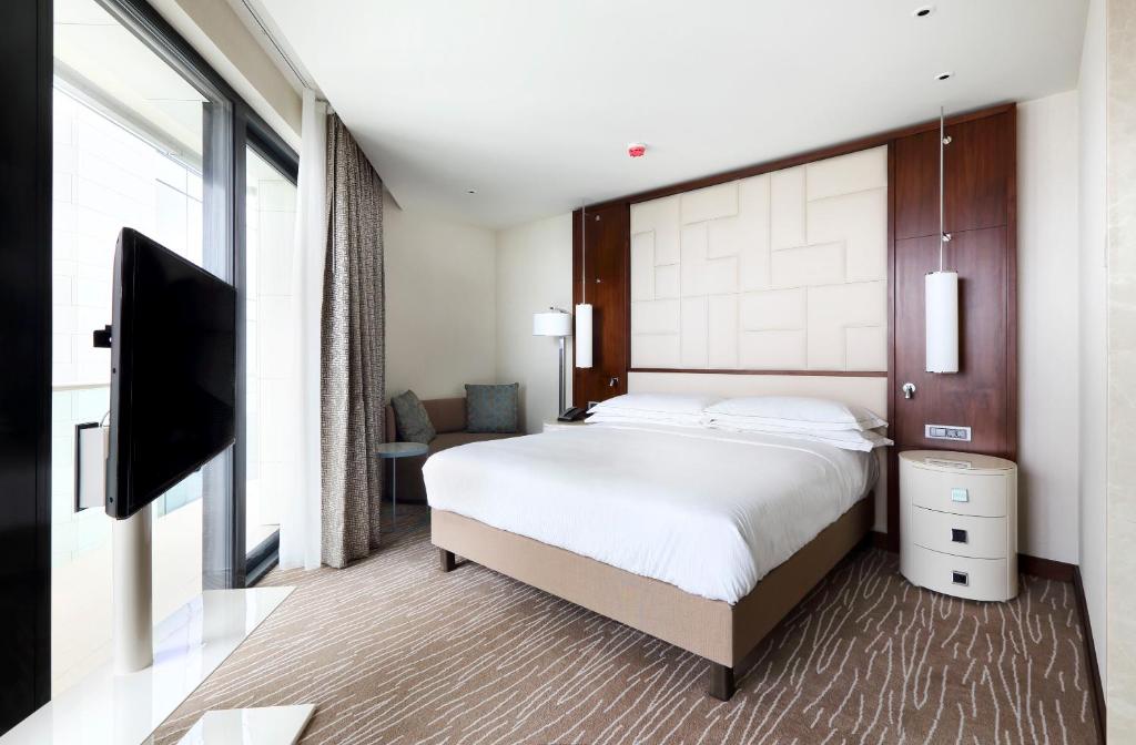 HILTON
