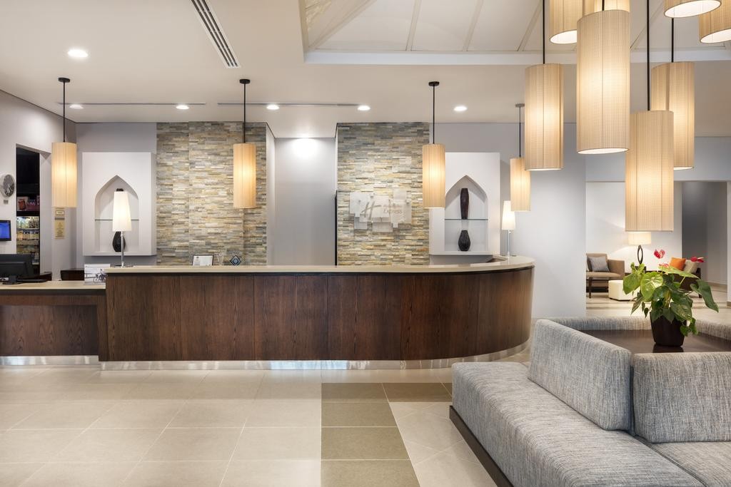 HOLIDAY INN EXPRESS SAFA PARK