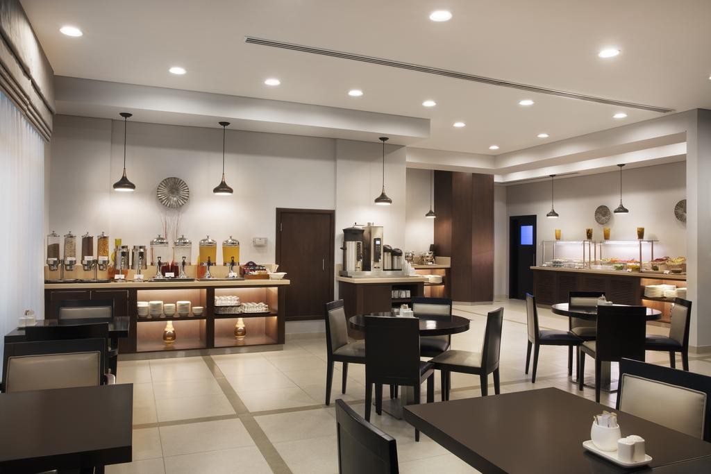 HOLIDAY INN EXPRESS SAFA PARK