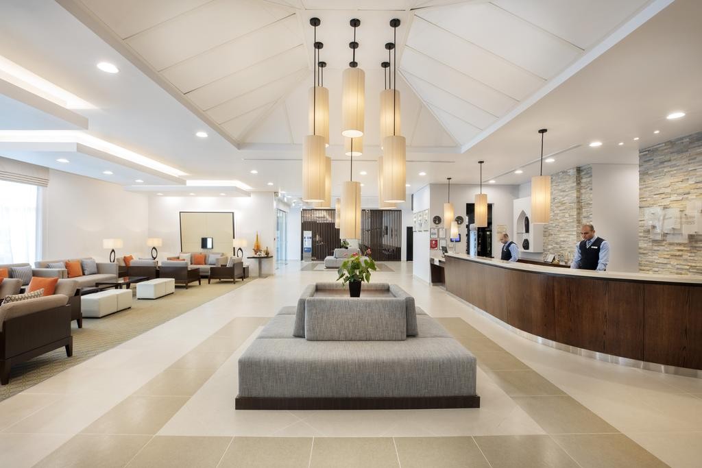 HOLIDAY INN EXPRESS SAFA PARK