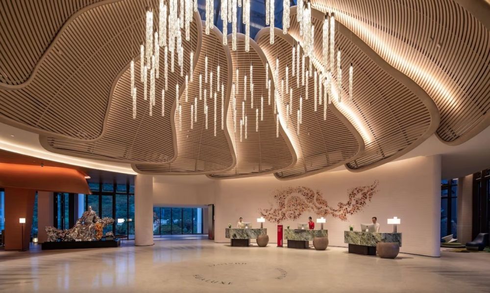 HUALUXE Sanya Yalong Bay Resort 