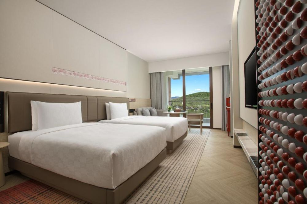HUALUXE Sanya Yalong Bay Resort 