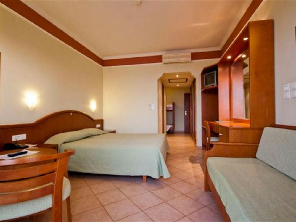 HYDRAMIS PALACE BEACH RESORT
