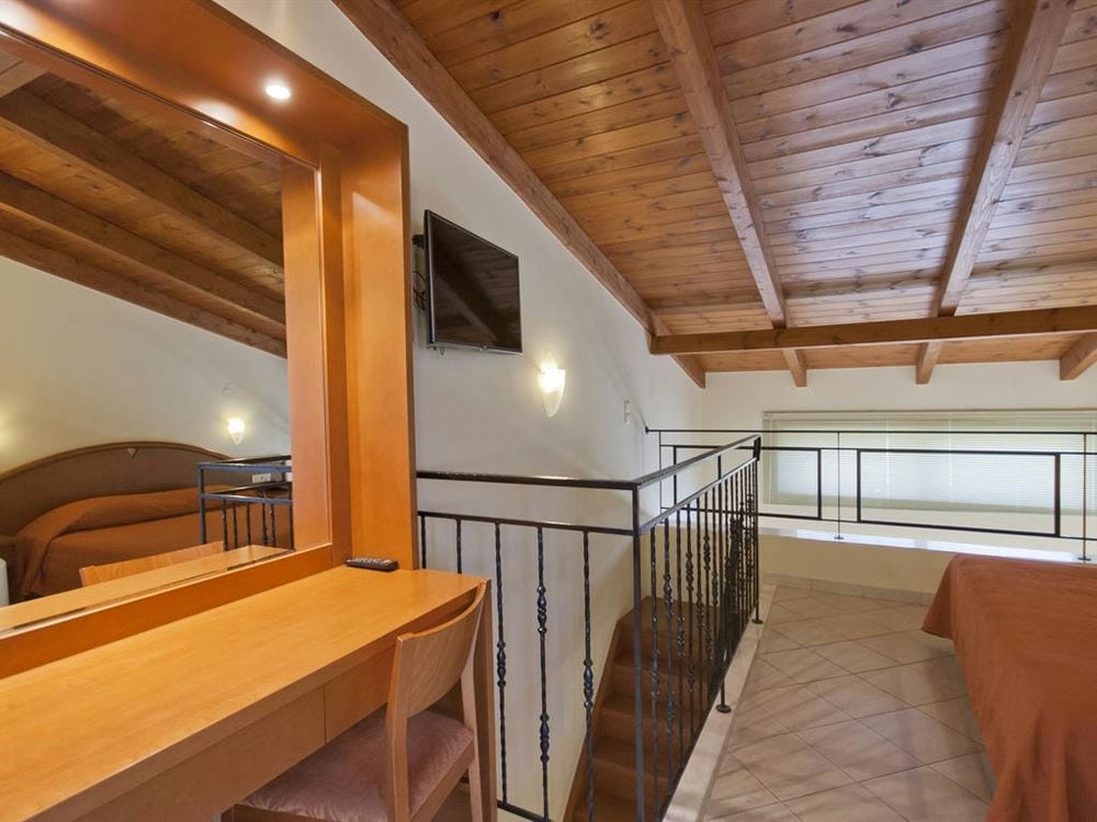 HYDRAMIS PALACE BEACH RESORT