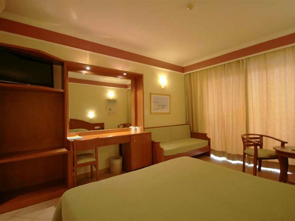 HYDRAMIS PALACE BEACH RESORT