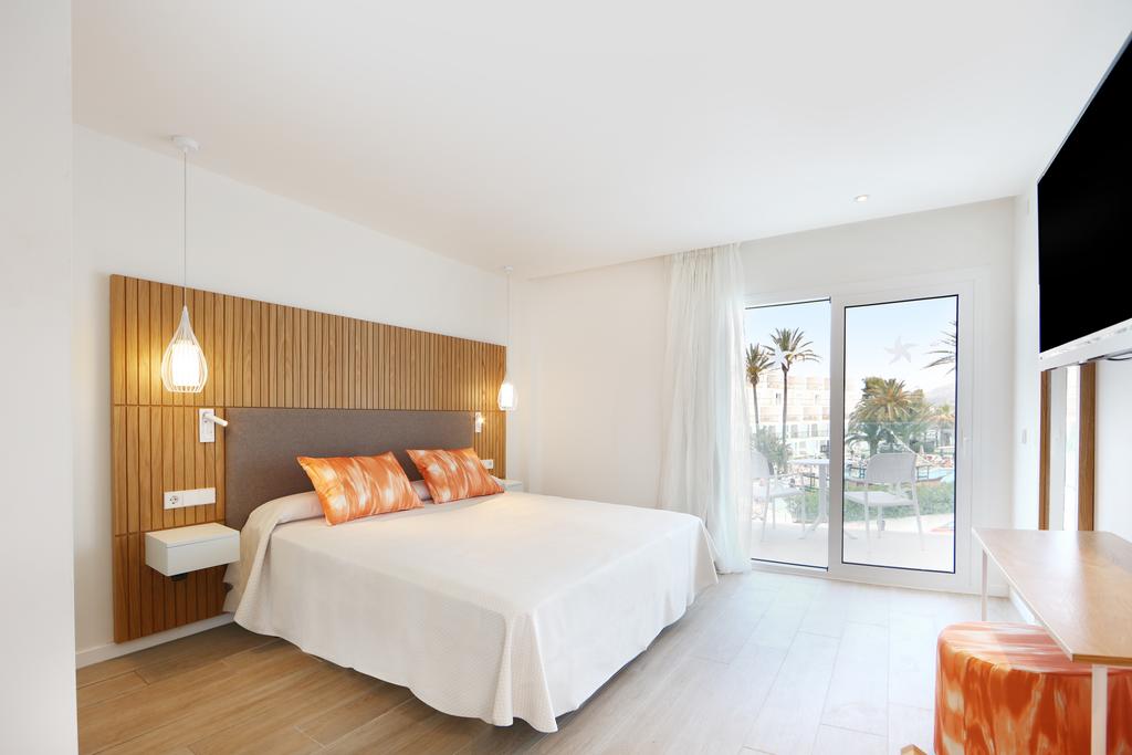 IBEROSTAR WAVES PLAYA DE MURO