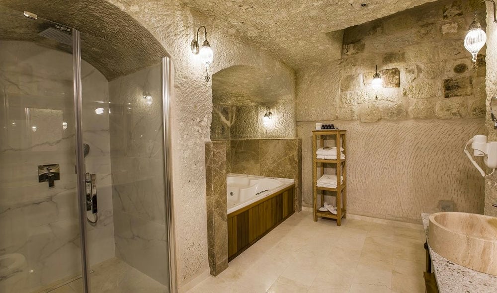 IMPERIAL CAVE SUITES AND SPA