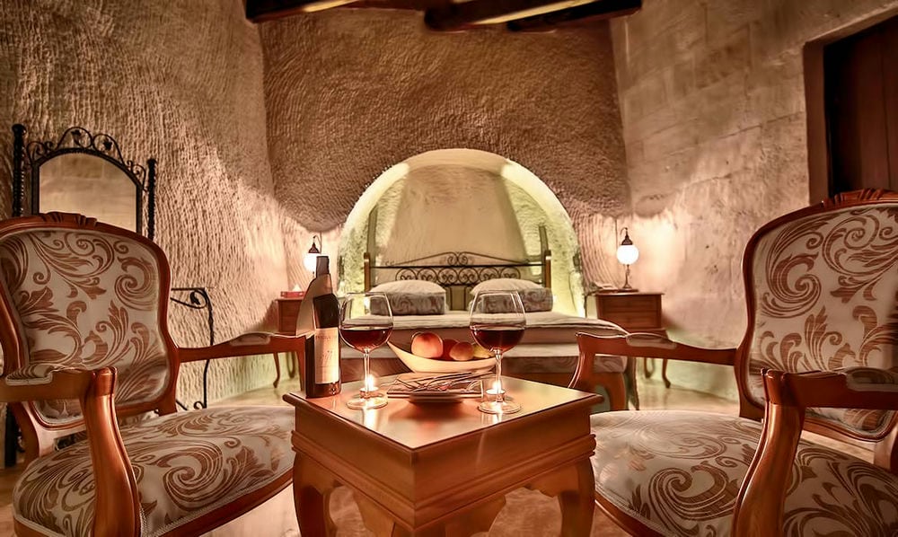 IMPERIAL CAVE SUITES AND SPA