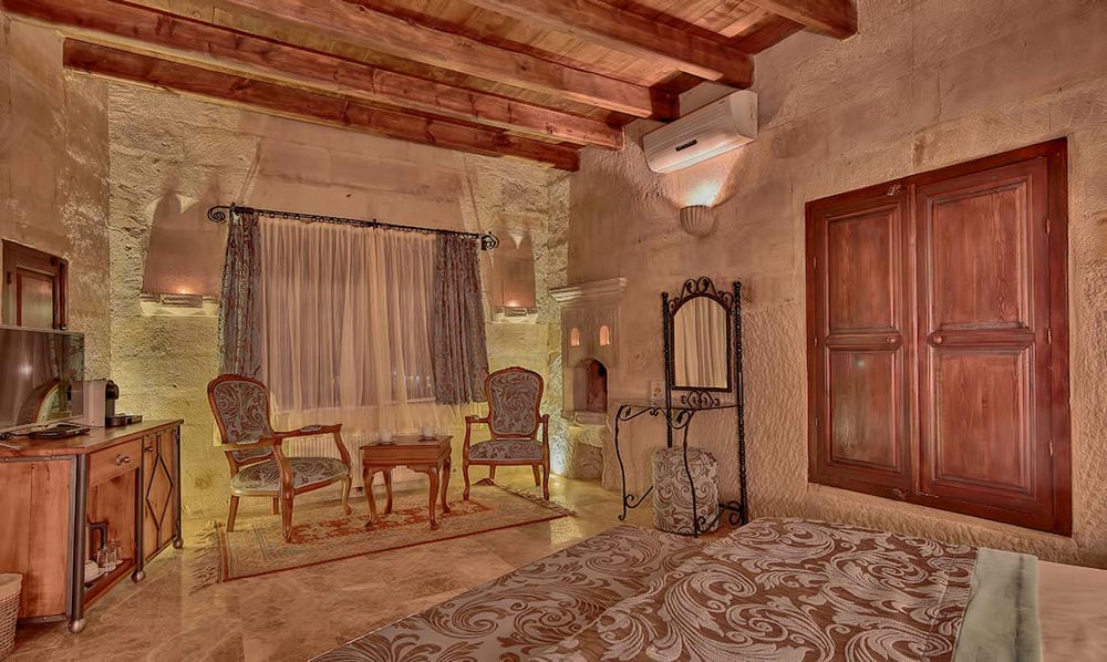 IMPERIAL CAVE SUITES AND SPA