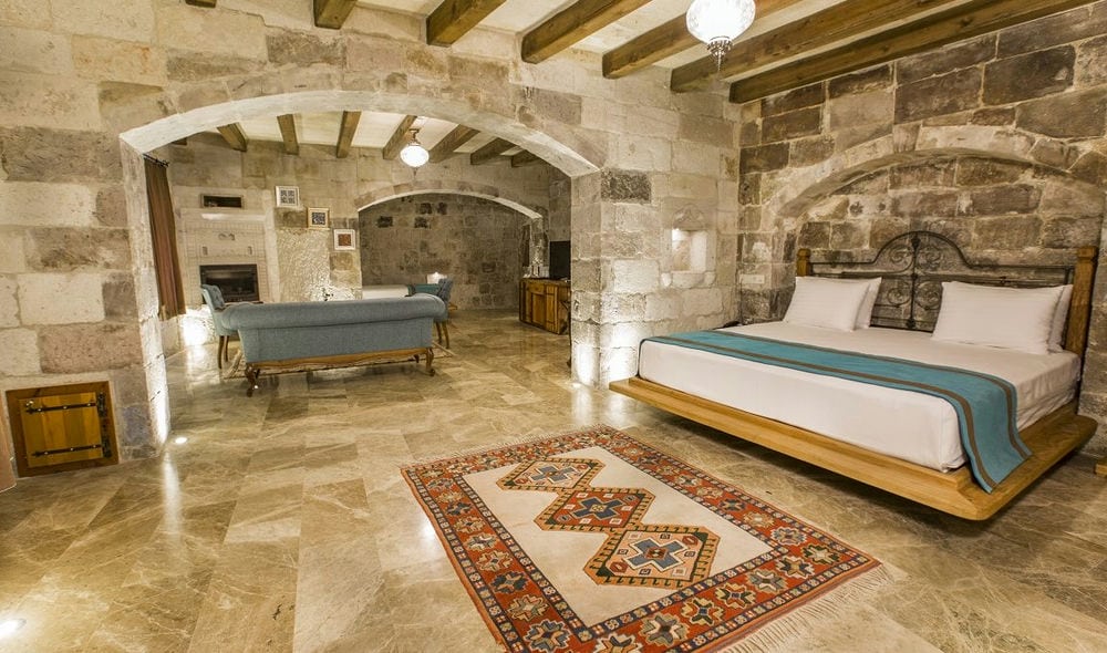 IMPERIAL CAVE SUITES AND SPA