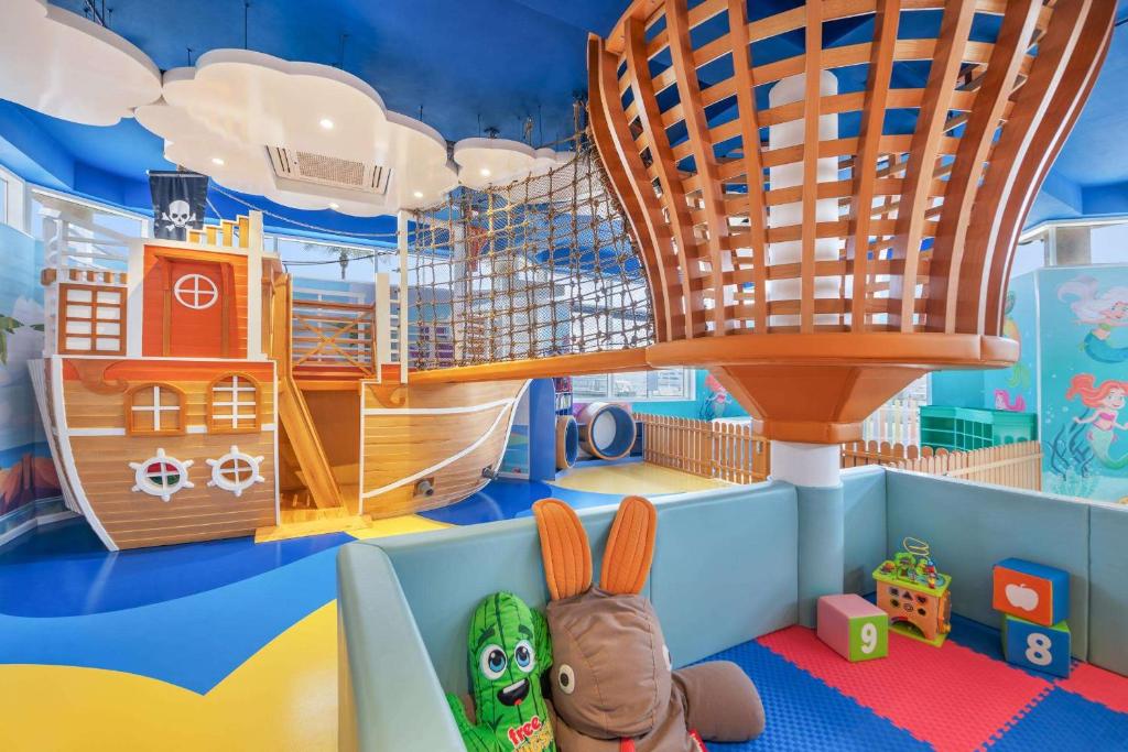 JA BEACH HOTEL DUBAI
