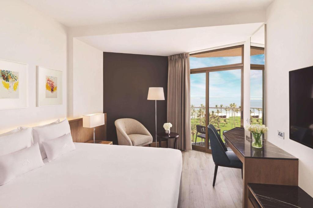 JA BEACH HOTEL DUBAI