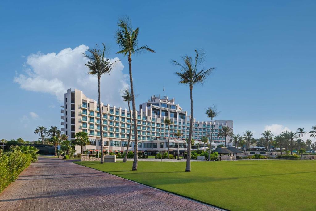 JA BEACH HOTEL DUBAI