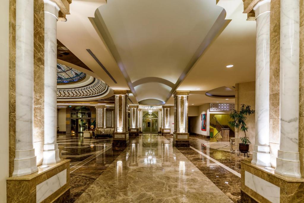 KEMPINSKI THE DOME