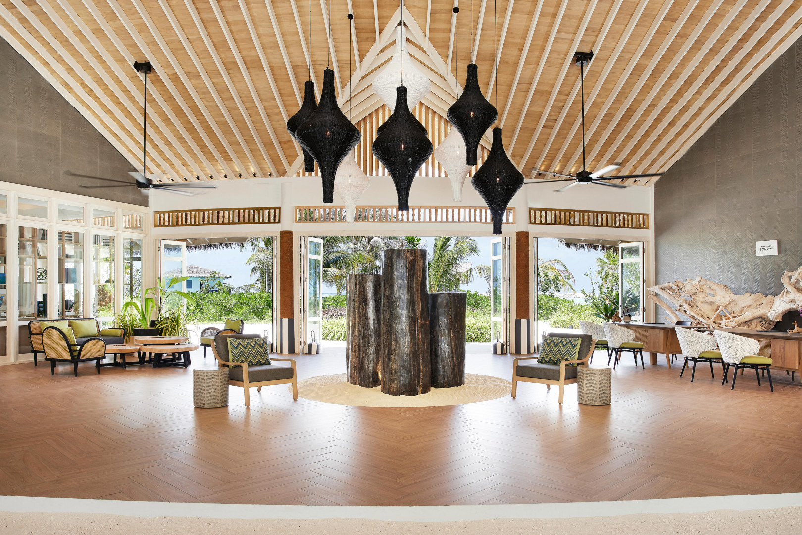 LE MERIDIEN MALDIVES RESORT & SPA