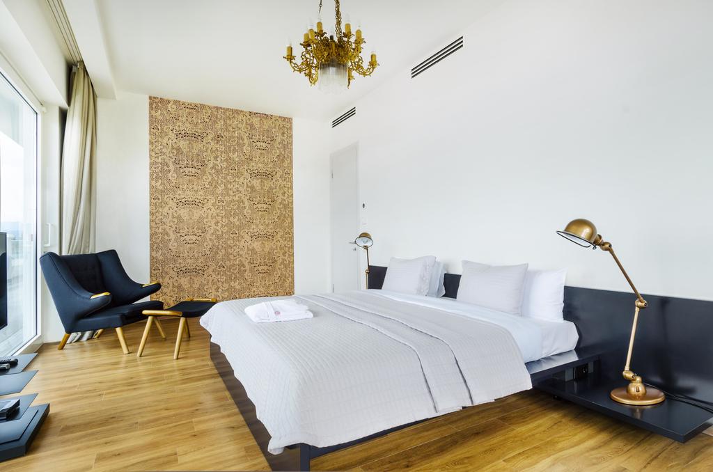 LE PORT APART HOTEL