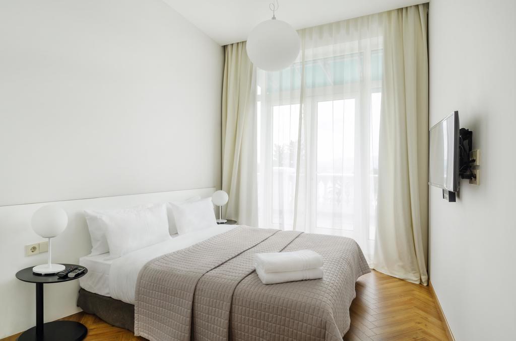 LE PORT APART HOTEL