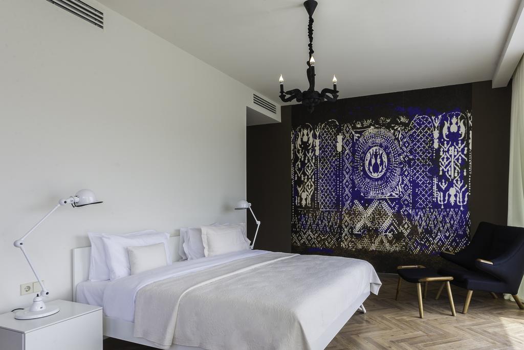 LE PORT APART HOTEL