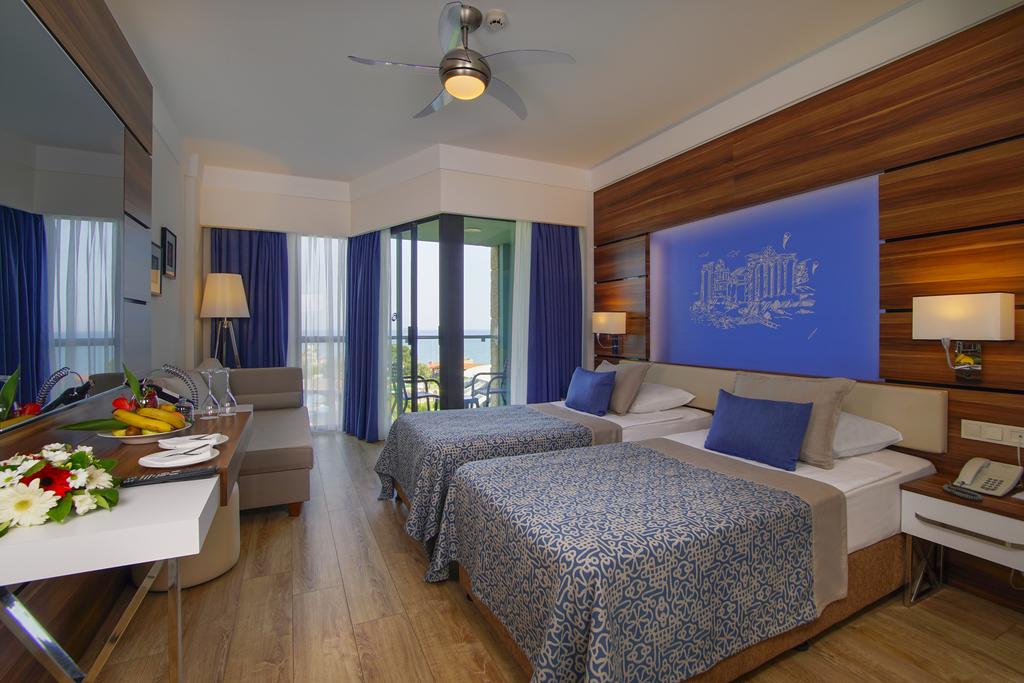 LIMAK ATLANTIS DE LUXE HOTEL