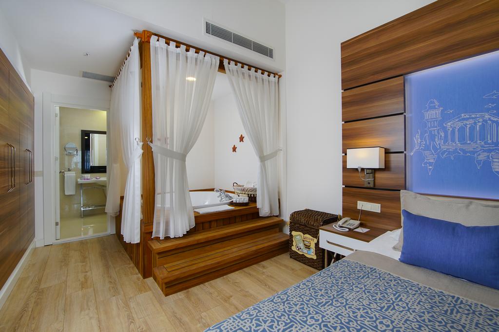 LIMAK ATLANTIS DE LUXE HOTEL