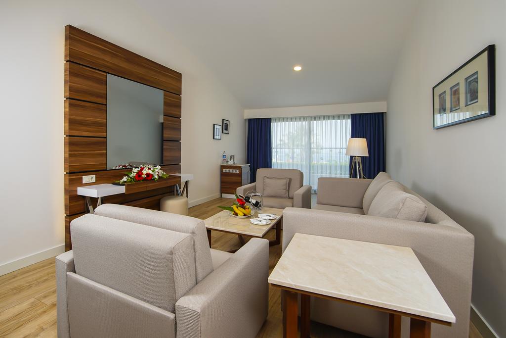 LIMAK ATLANTIS DE LUXE HOTEL