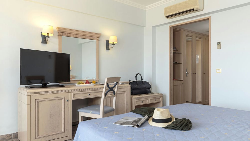 LINDOS PRINCESS BEACH 