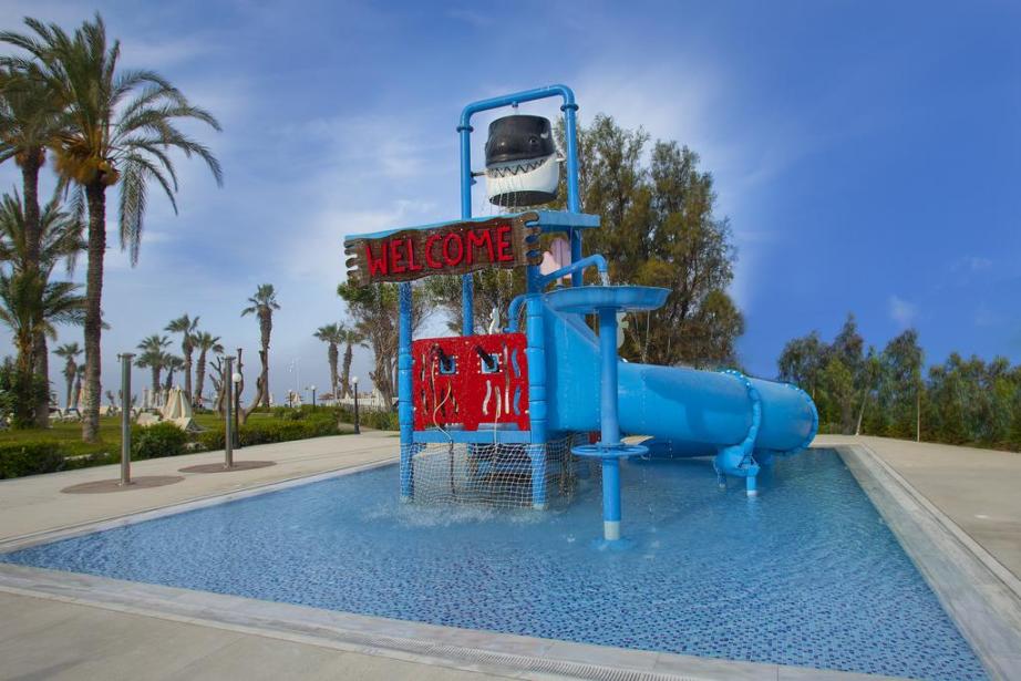 LOUIS IMPERIAL BEACH HOTEL