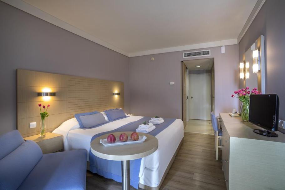 LOUIS LEDRA BEACH HOTEL