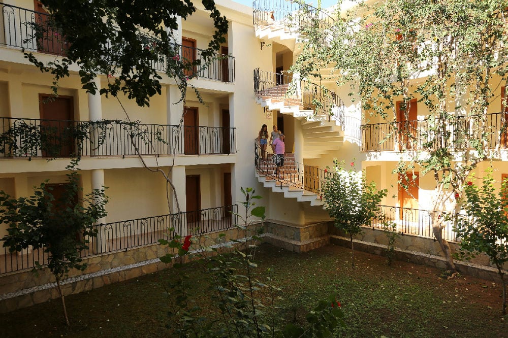 MAVRUKA HOTEL