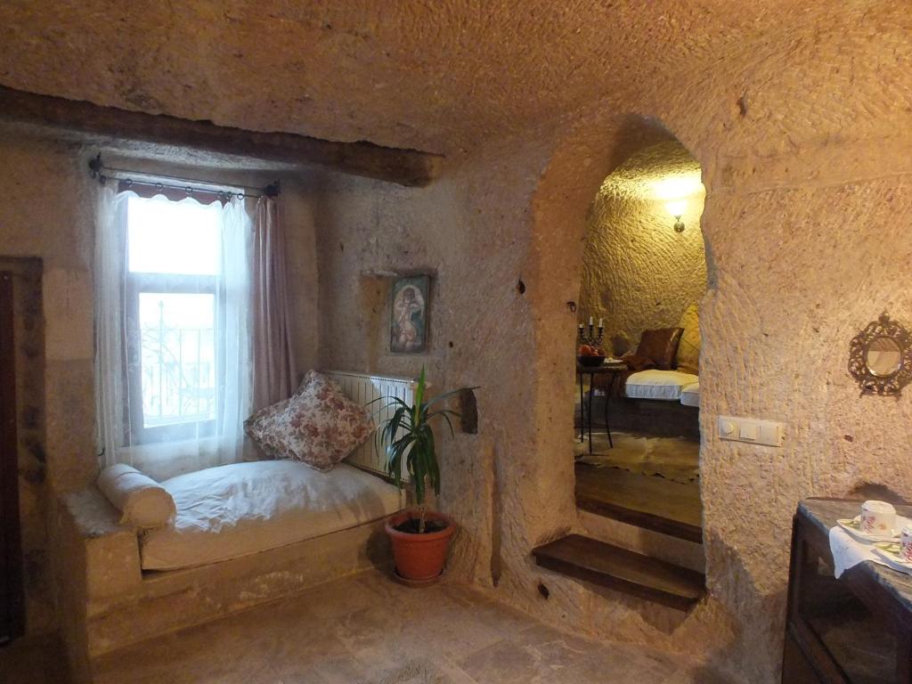 MELEKLEREVI CAVE HOTEL