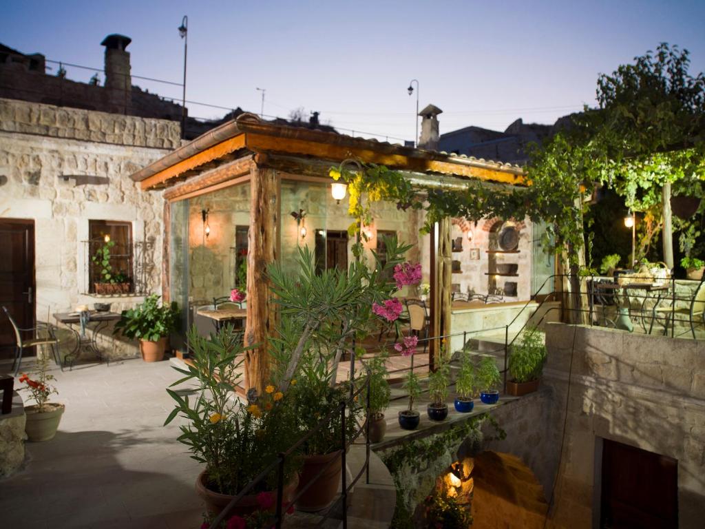 MELEKLEREVI CAVE HOTEL