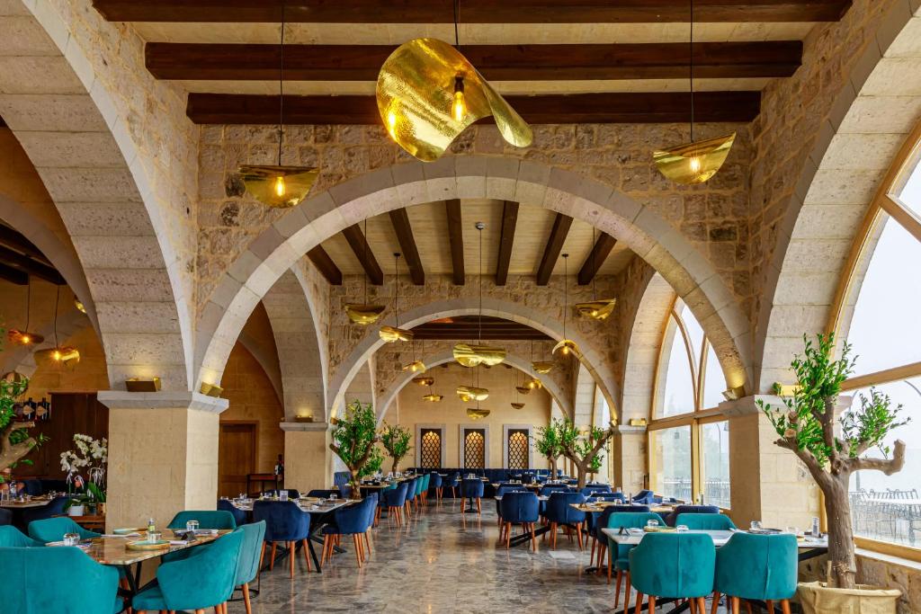 MILLSTONE CAVE SUITES