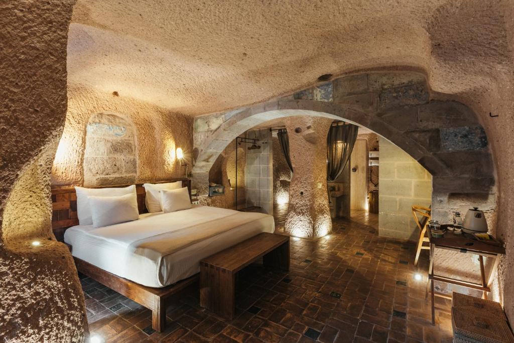MILLSTONE CAVE SUITES