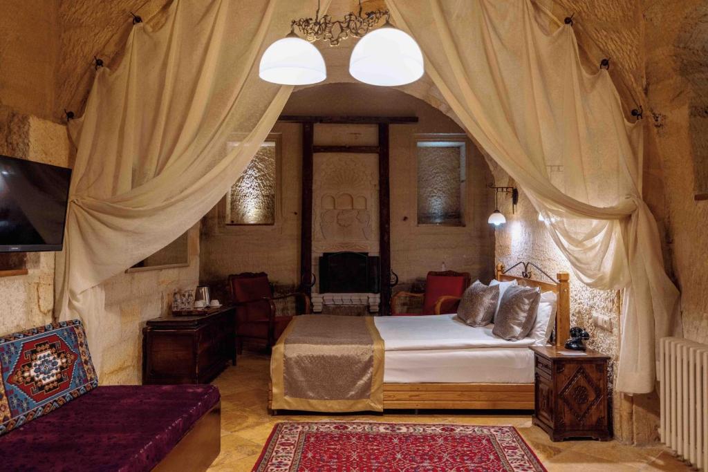 MITHRA CAVE HOTEL