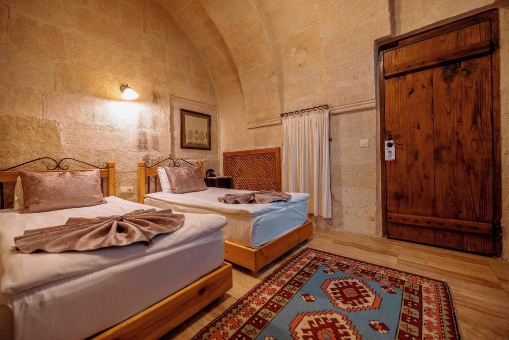 MITHRA CAVE HOTEL