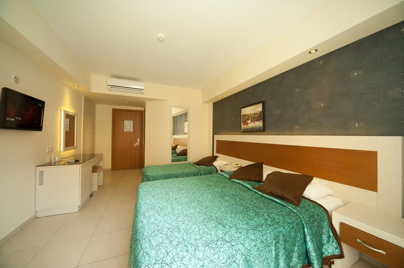 MONTEBELLO RESORT