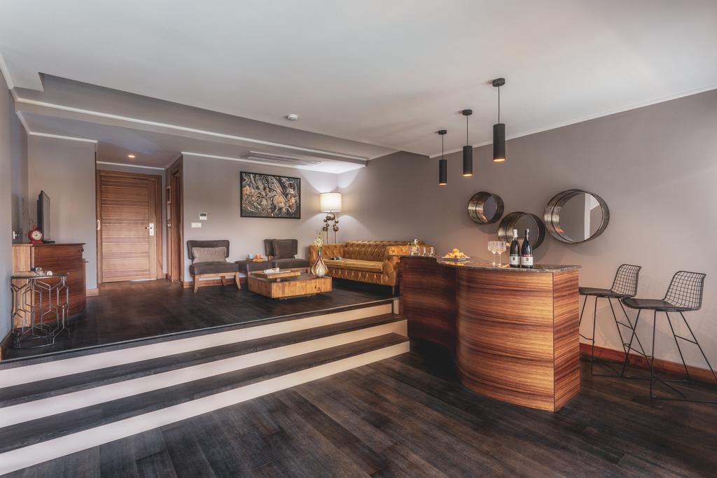 ORKA COVE PENTHOUSE&SUITES