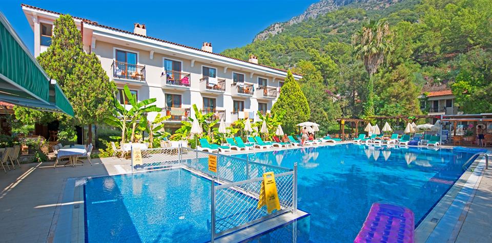 PERDIKIA BEACH
