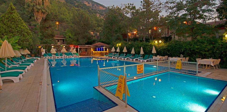 PERDIKIA BEACH