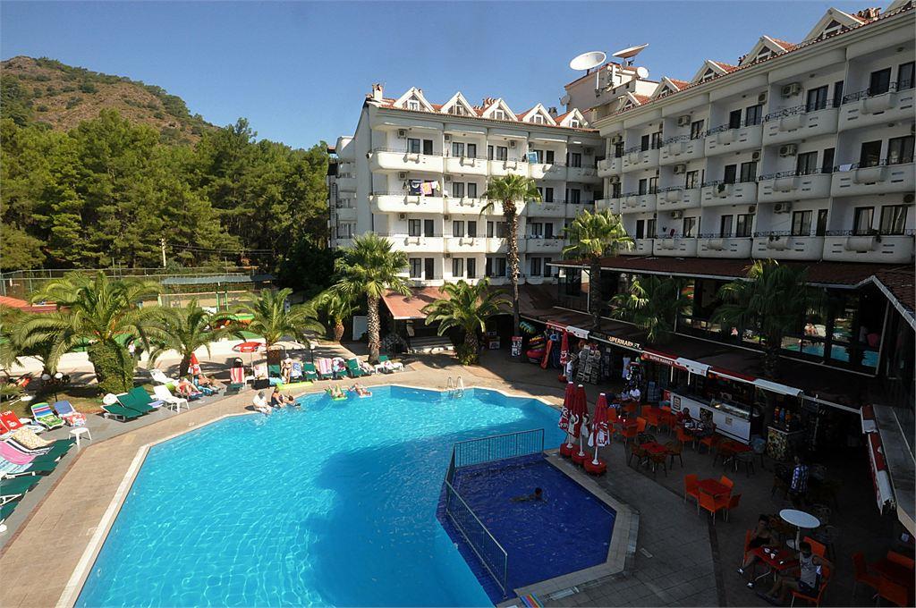 PINETA CLUB