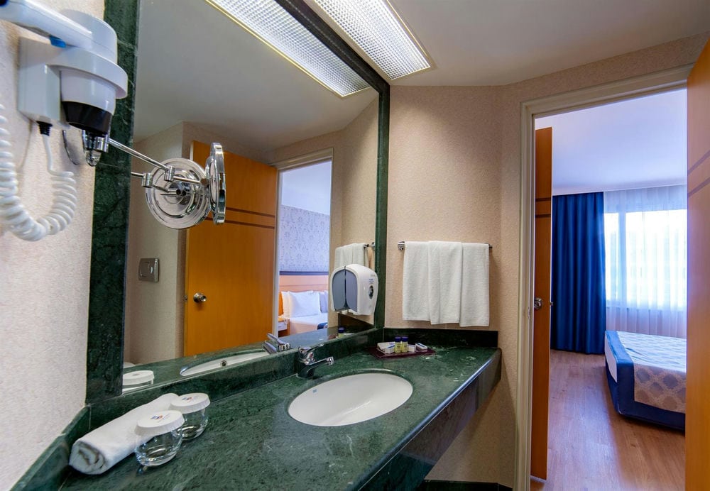 PORTO BELLO HOTEL RESORT & SPA