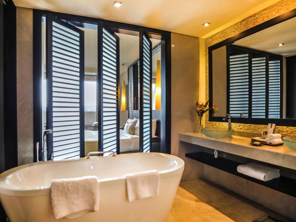 RIXOS THE PALM DUBAI HOTEL AND SUITES