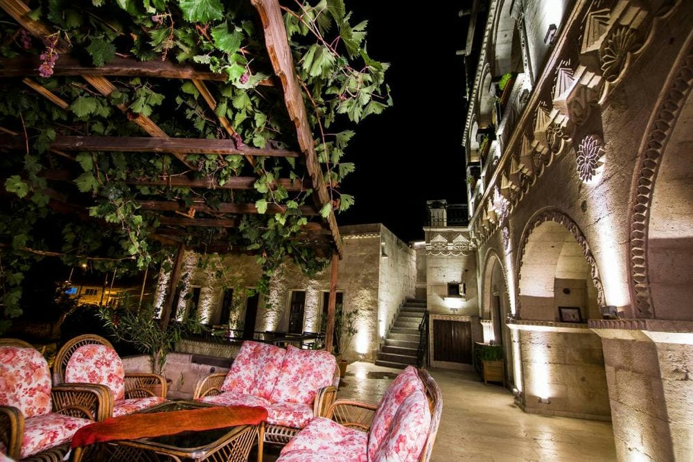 ROMA CAVE SUITE