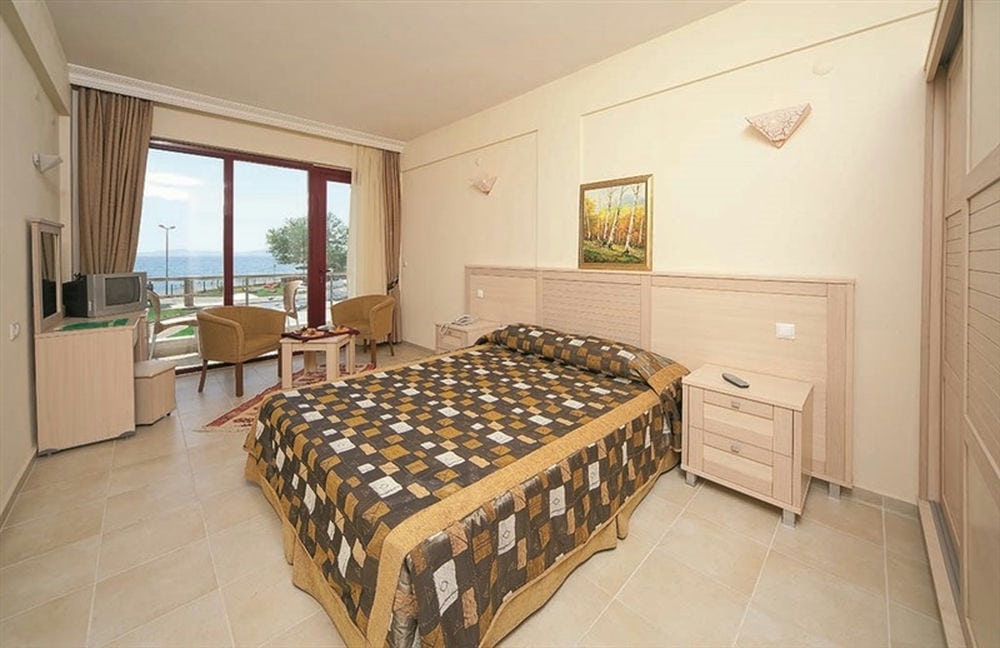 ROYAL BEACH CLUB HOTEL