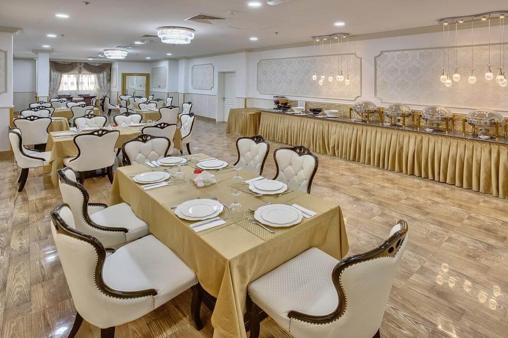 ROYAL HOTEL