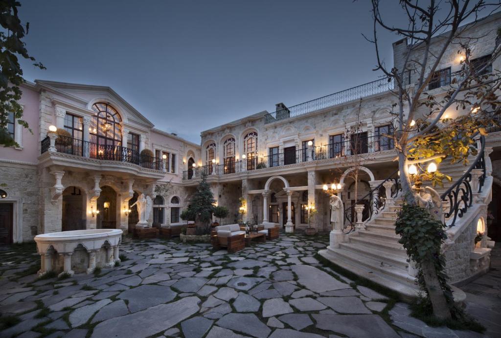 SACRED HOUSE HOTEL