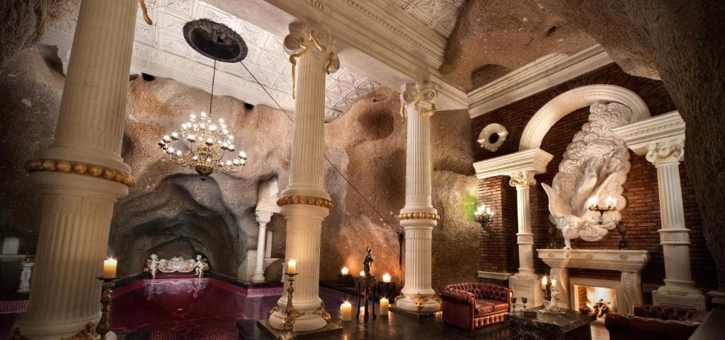 SACRED HOUSE HOTEL