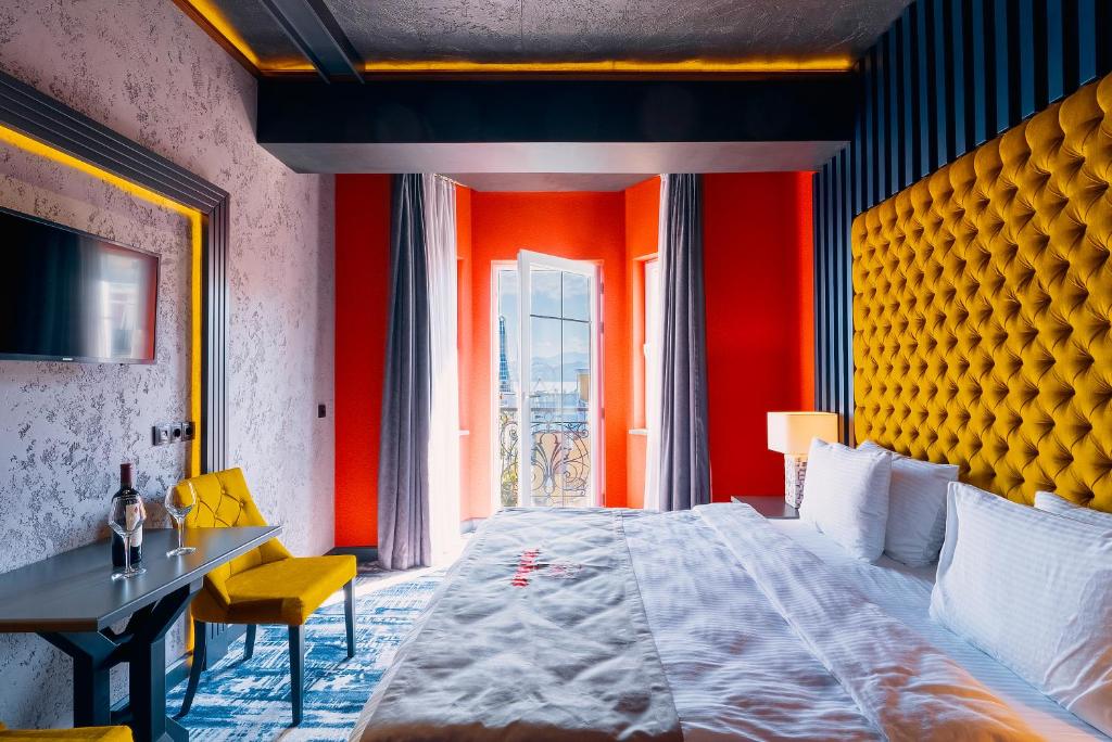 TAPIS ROUGE