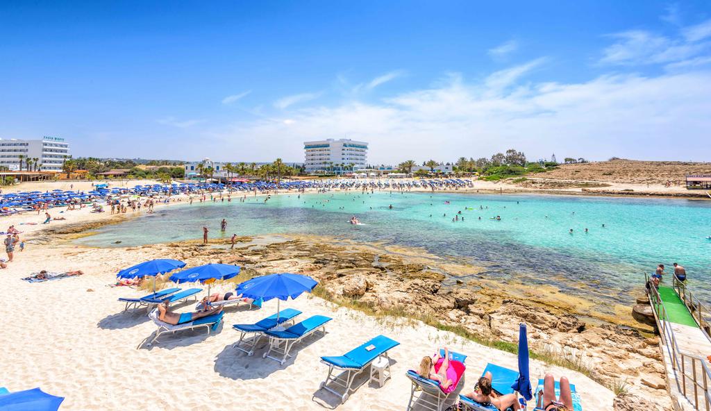 TASIA MARIS SANDS