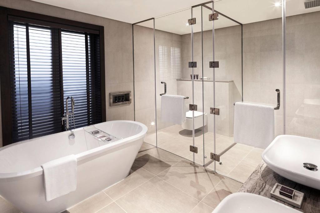 THE RITZ CARLTON ABU DHABI GRAND CANAL